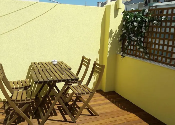 Modern Cosy Flat With Terrace In Campo De Ourique.
