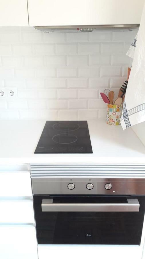 Apartment Modern Cosy Flat With Terrace In Campo De Ourique. Lisbon