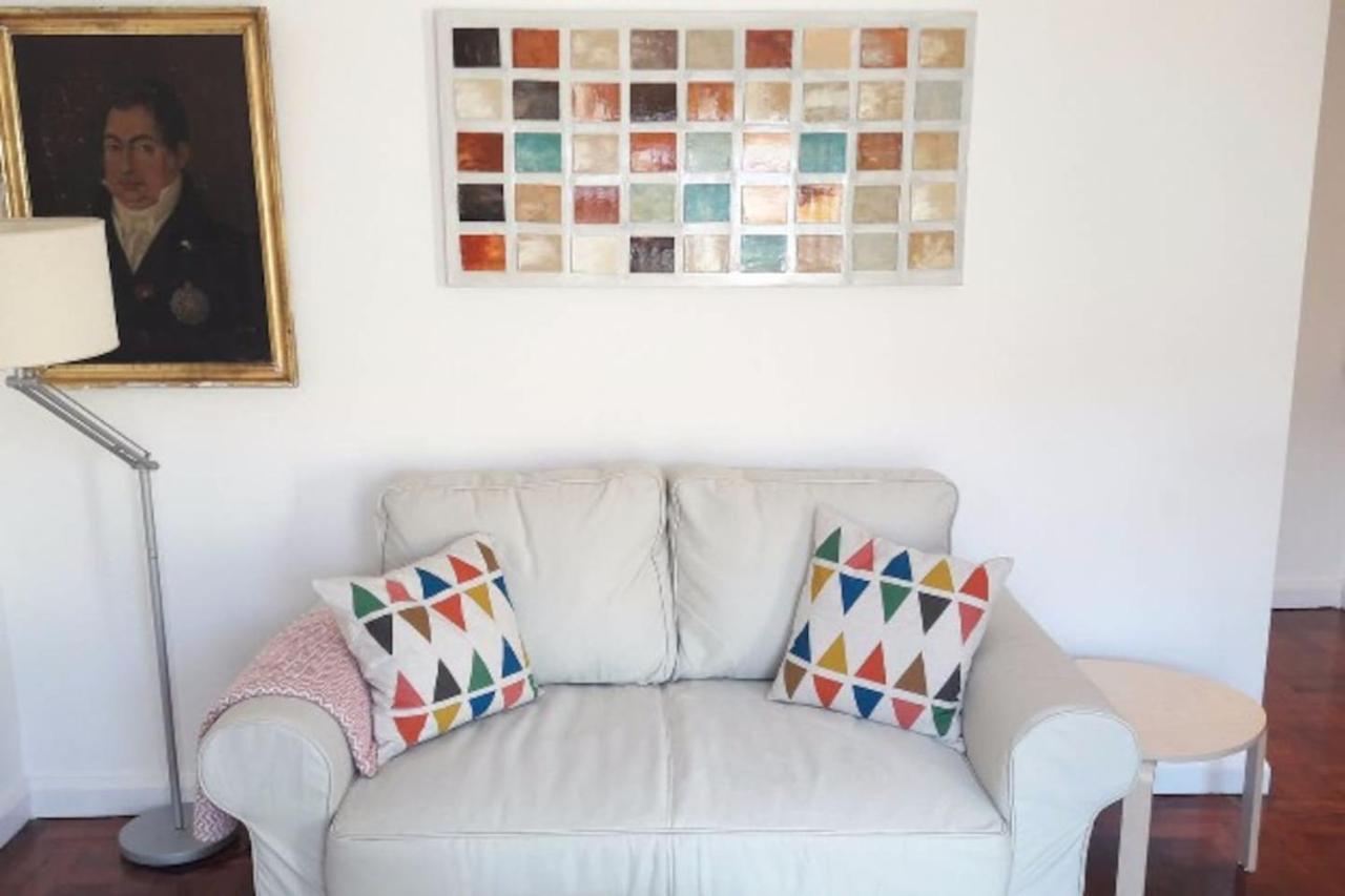 Modern Cosy Flat With Terrace In Campo De Ourique. Apartment *